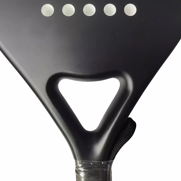 Full Carbon fiber material pad - مراجعة Padel Racket Carbon وسعره